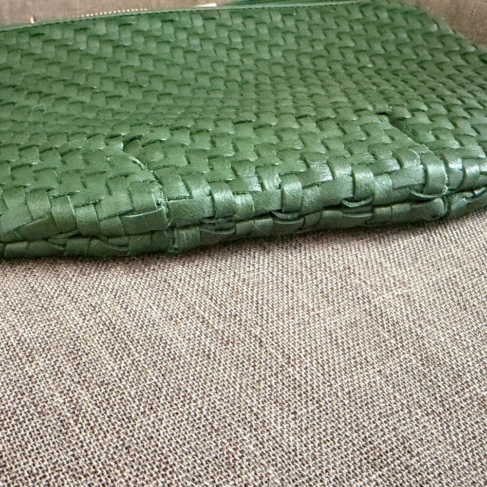 CLARE V PETIT MOYEN MESSENGER BAG in Evergreen NWT - Picture 4 of 4